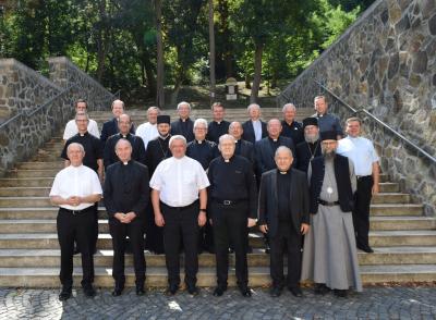 Az MKPK tagjai Mátraverebély-Szentkút Nemzeti Kegyhelyen Az MKPK tagjai Mátraverebély-Szentkút Nemzeti Kegyhelyen